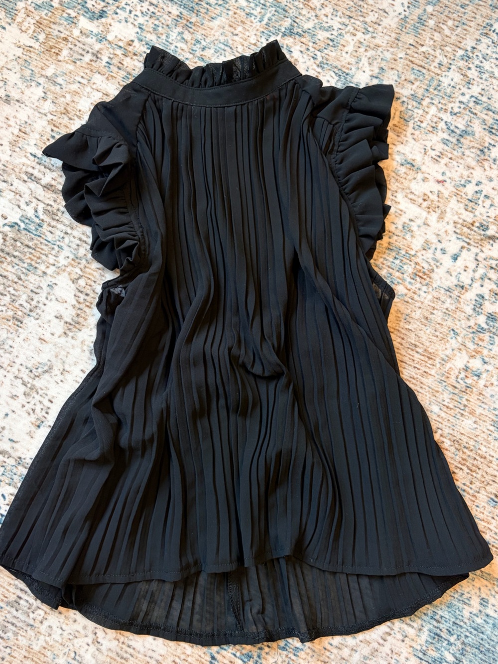 Ruffled Sleeveless Pleated Blouse - Black